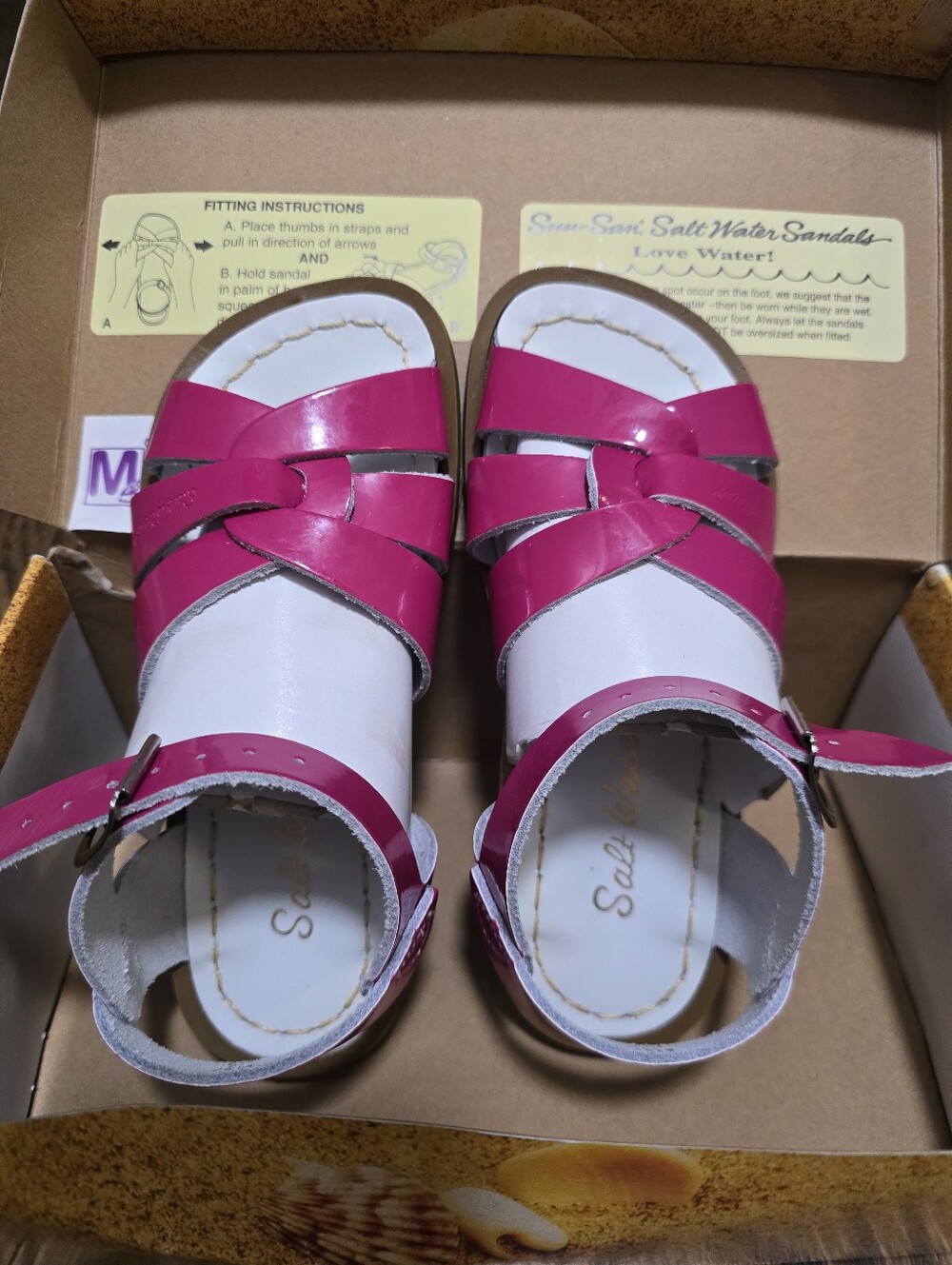 Saltwater sandals new in box c10 shiny fuchsia